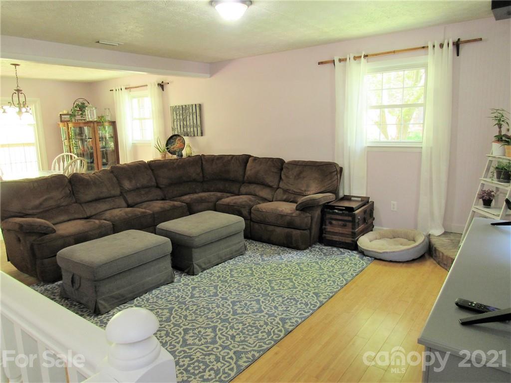 280 Pioneer Drive Waynesville NC 28786