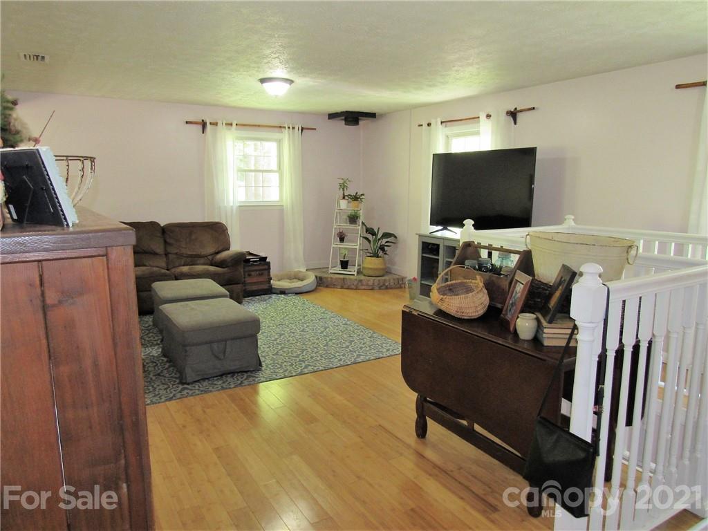280 Pioneer Drive Waynesville NC 28786