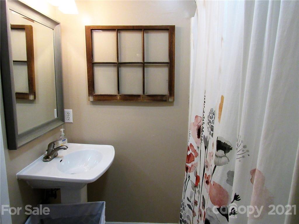 280 Pioneer Drive Waynesville NC 28786