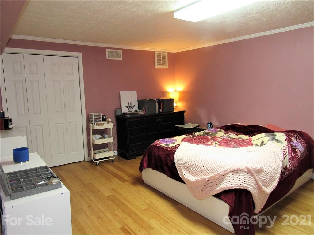 280 Pioneer Drive Waynesville NC 28786
