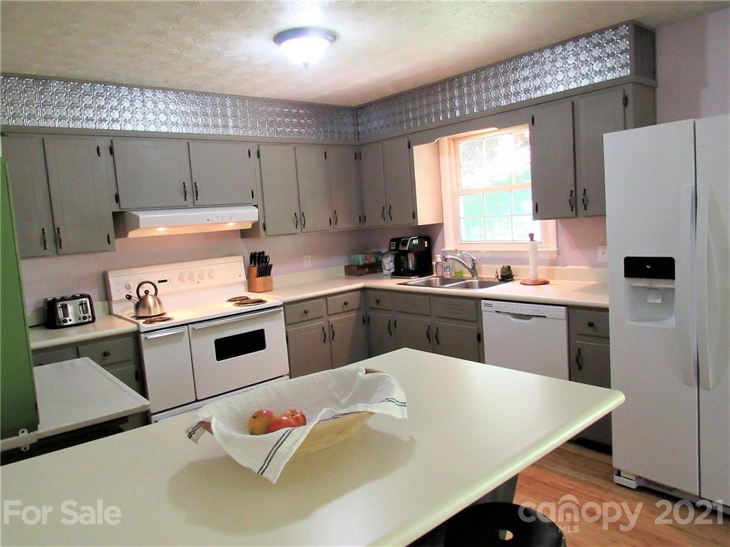 280 Pioneer Drive Waynesville NC 28786