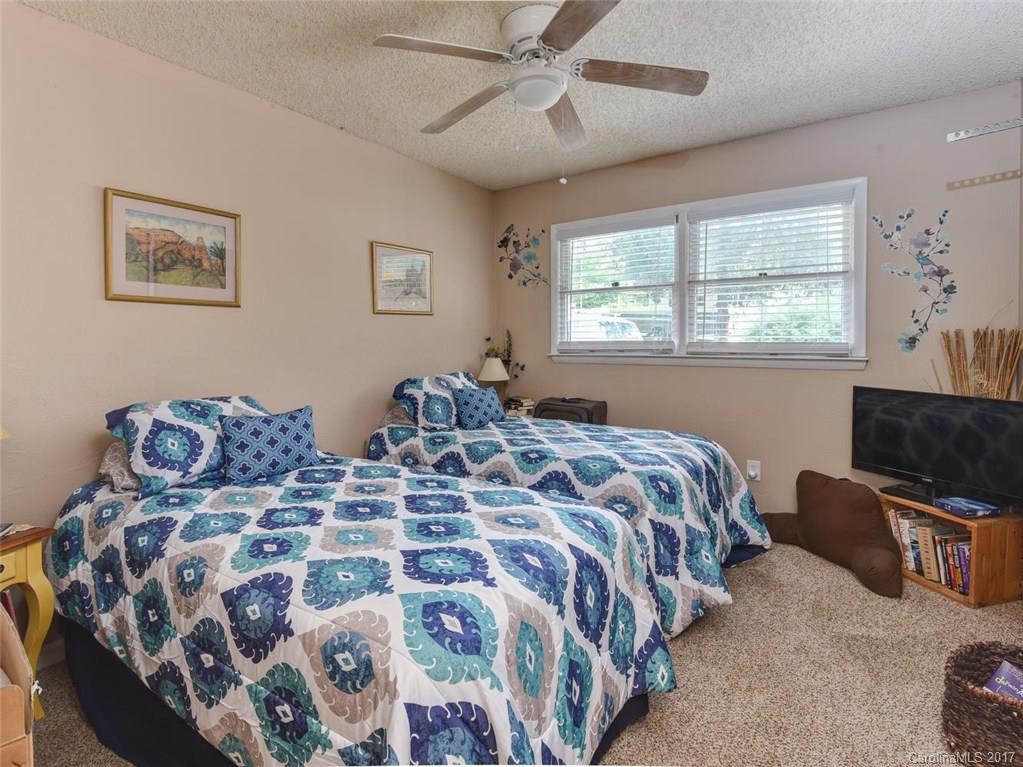 5 Moss Lane Arden NC 28704