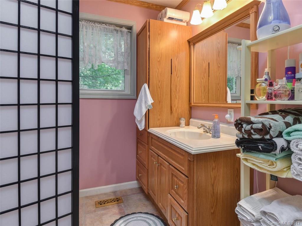 5 Moss Lane Arden NC 28704