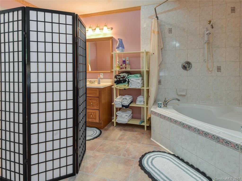 5 Moss Lane Arden NC 28704