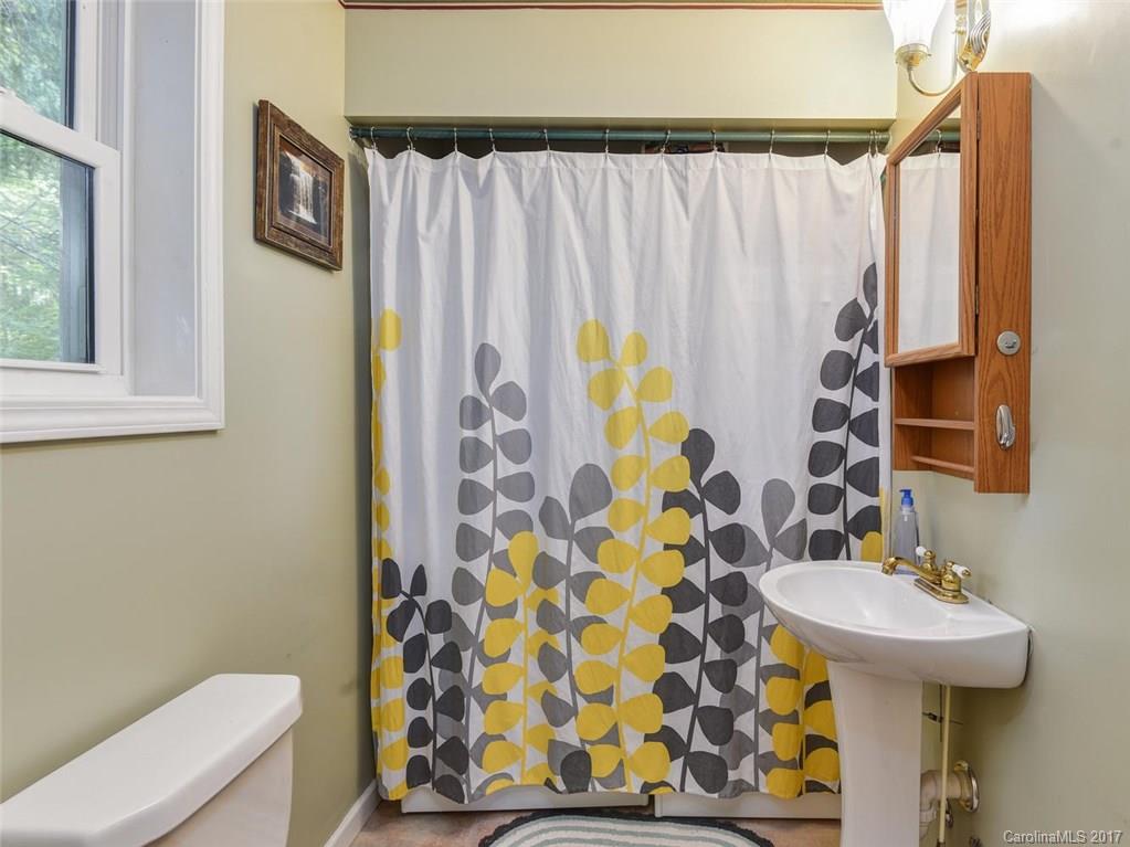 5 Moss Lane Arden NC 28704