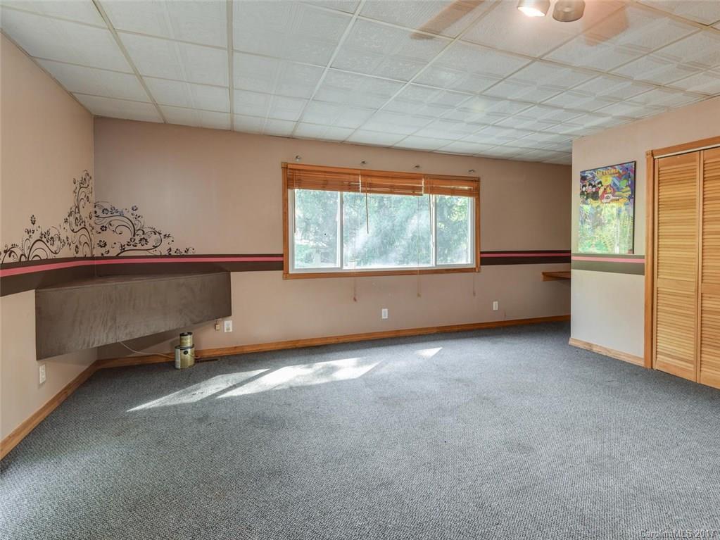 5 Moss Lane Arden NC 28704