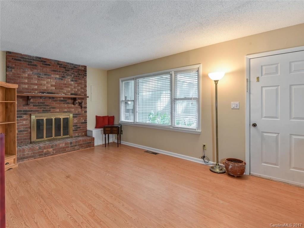 5 Moss Lane Arden NC 28704