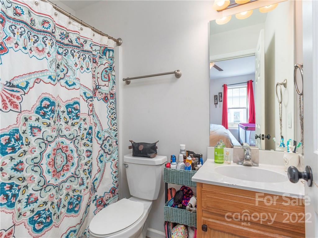 18 Yarrow Meadow Road Weaverville NC 28787