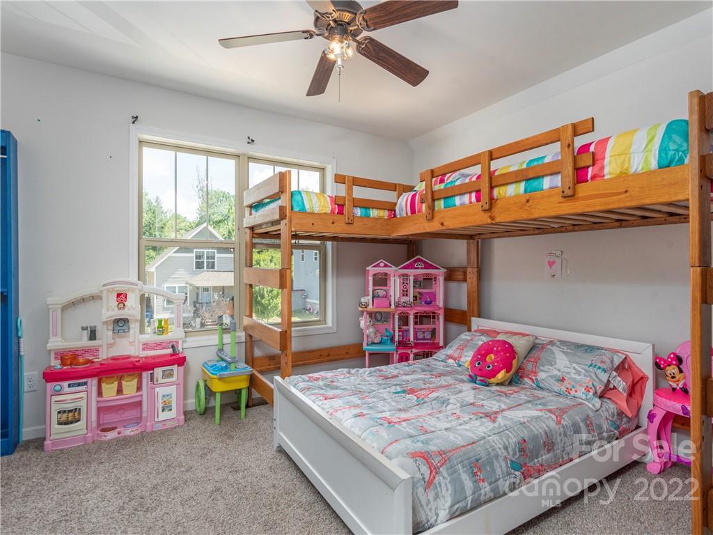 18 Yarrow Meadow Road Weaverville NC 28787