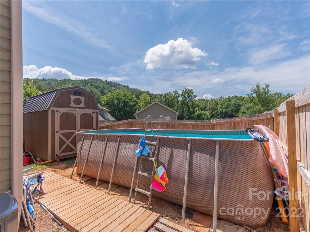 18 Yarrow Meadow Road Weaverville NC 28787