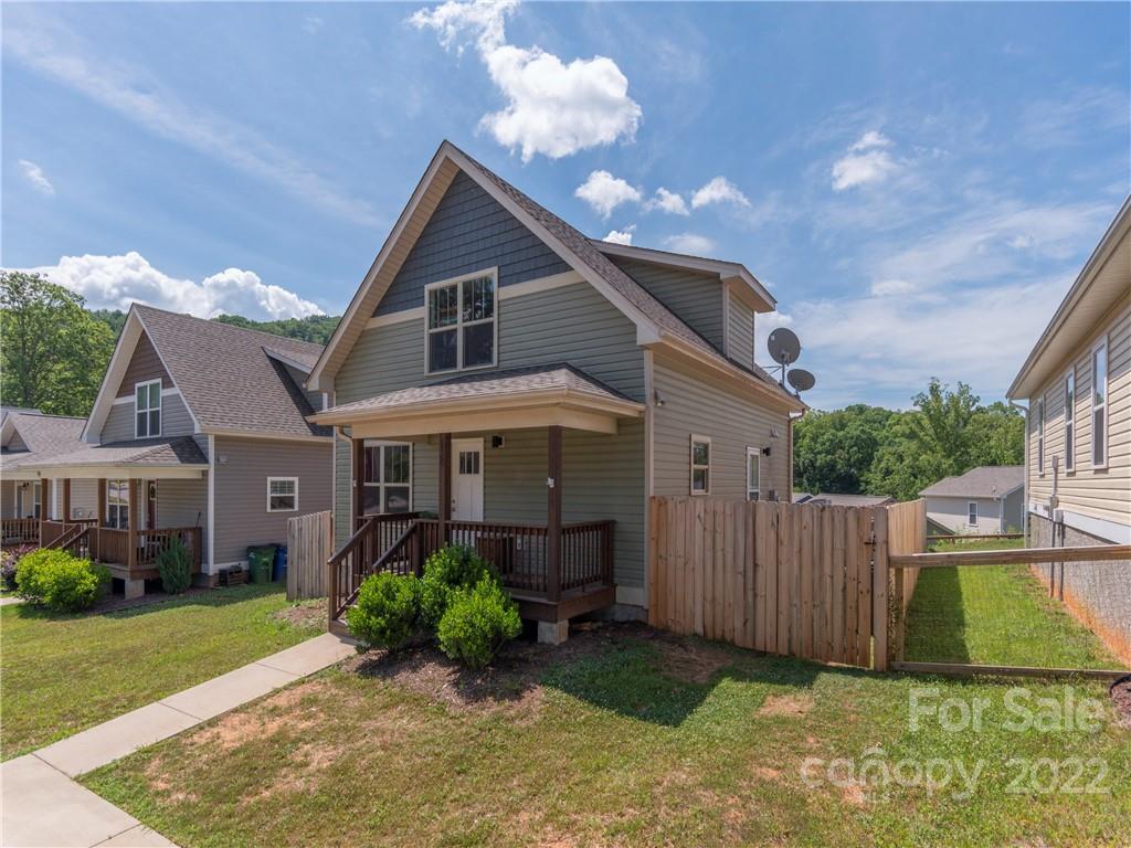 18 Yarrow Meadow Road Weaverville NC 28787