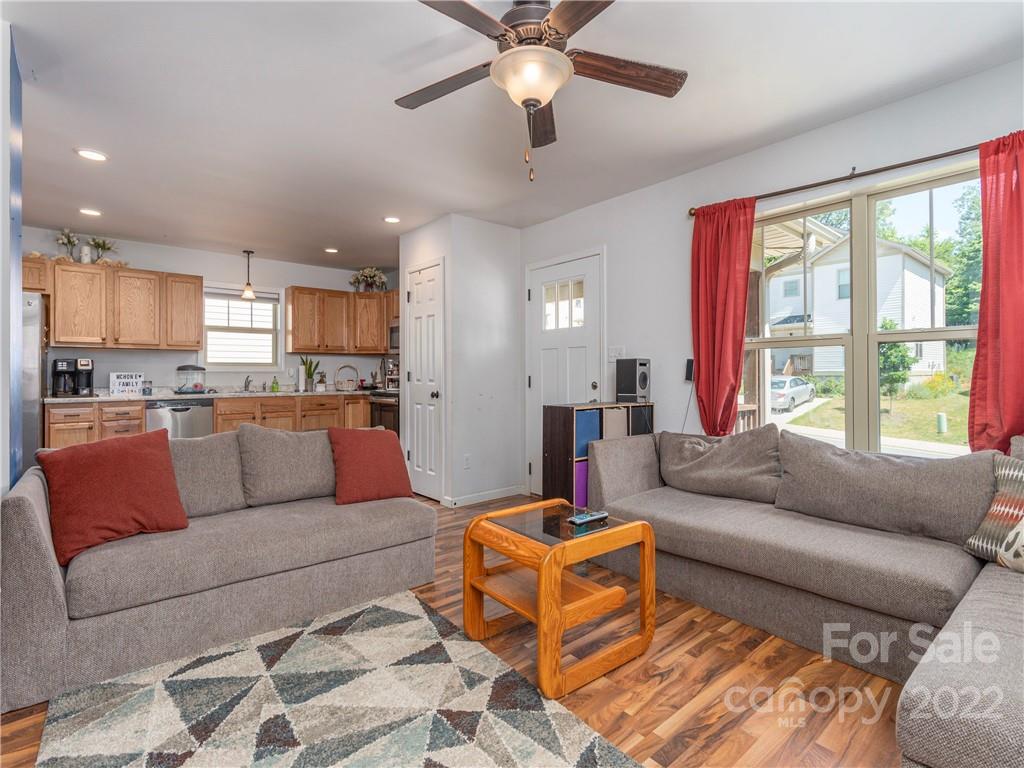 18 Yarrow Meadow Road Weaverville NC 28787