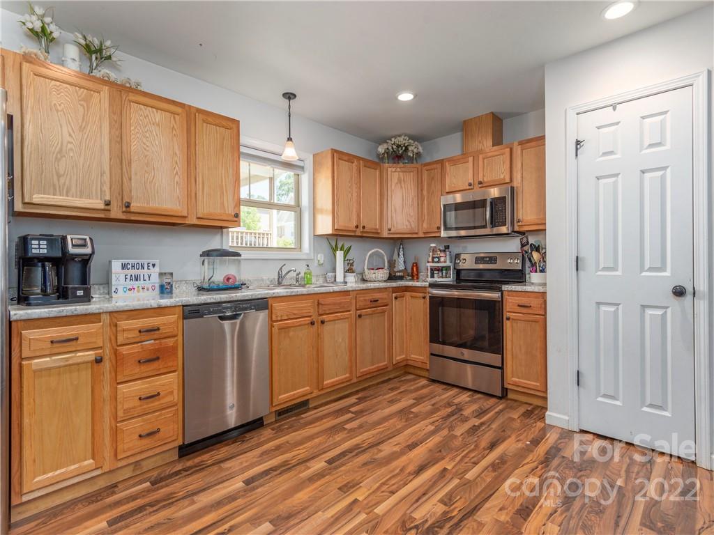 18 Yarrow Meadow Road Weaverville NC 28787
