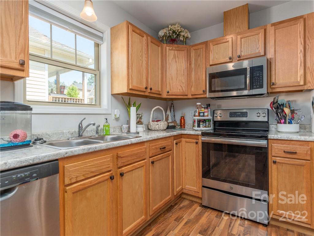 18 Yarrow Meadow Road Weaverville NC 28787