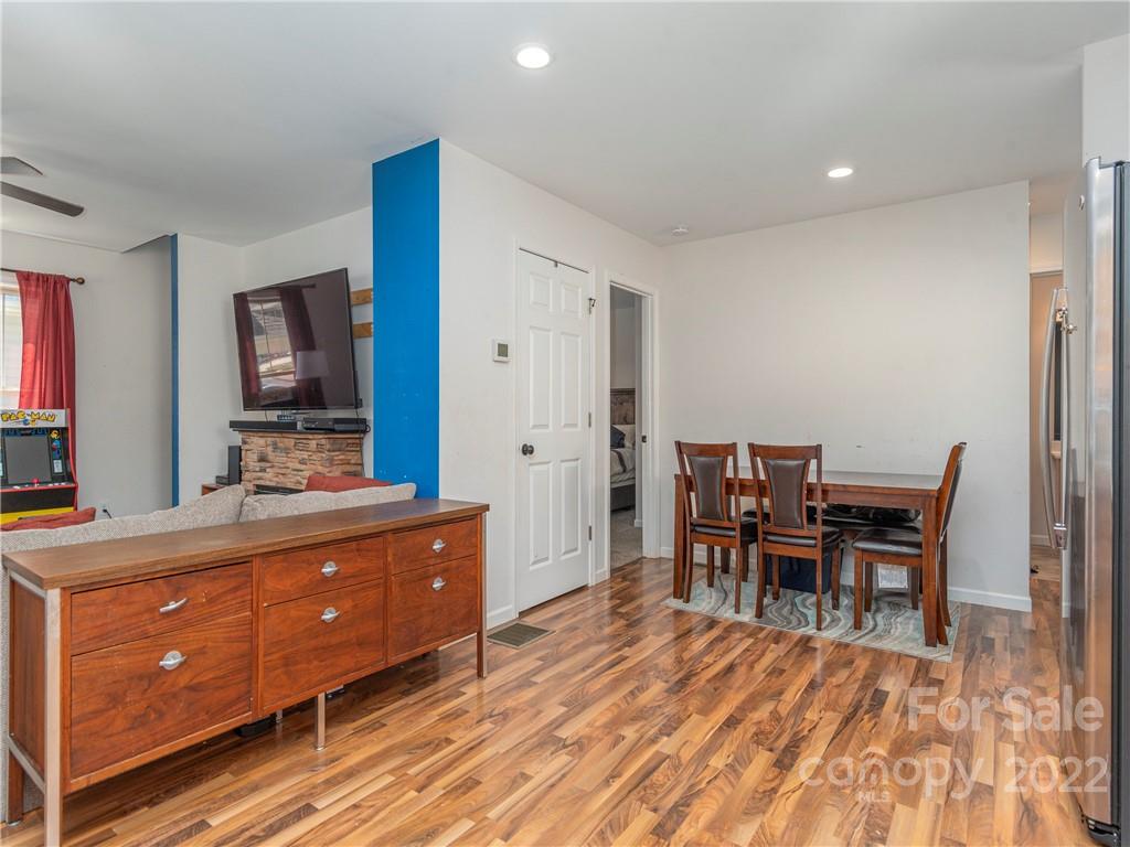 18 Yarrow Meadow Road Weaverville NC 28787