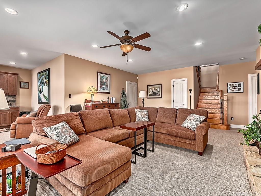 95 Willow Farm Road Fairview NC 28730