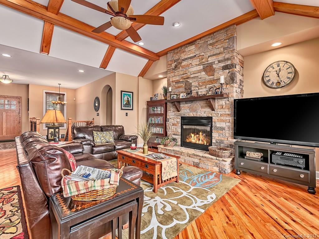 95 Willow Farm Road Fairview NC 28730