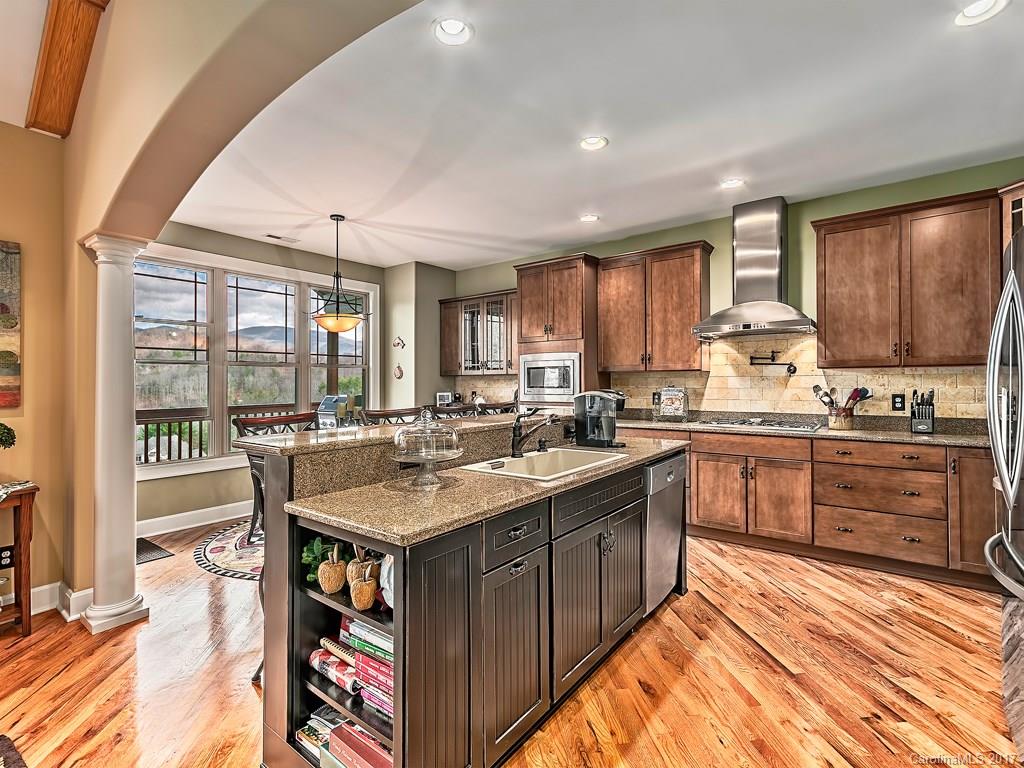 95 Willow Farm Road Fairview NC 28730