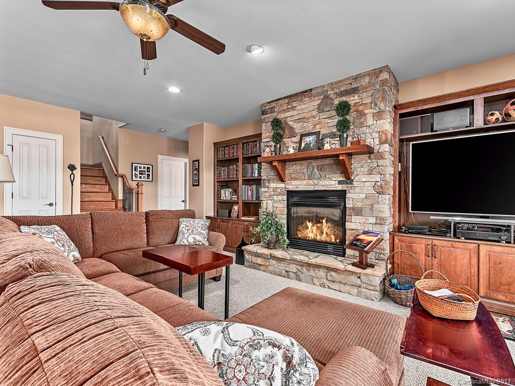 95 Willow Farm Road Fairview NC 28730