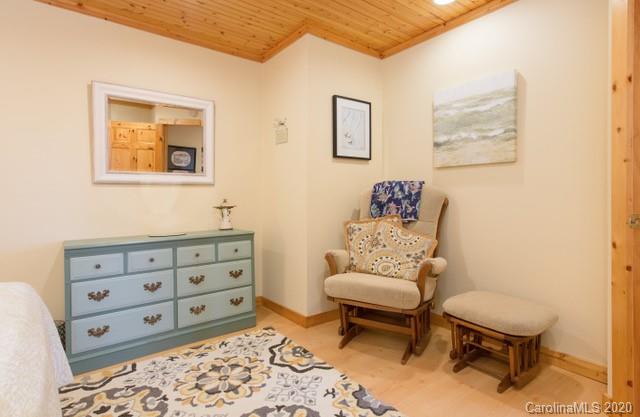 25 Annie Lane Asheville NC 28805
