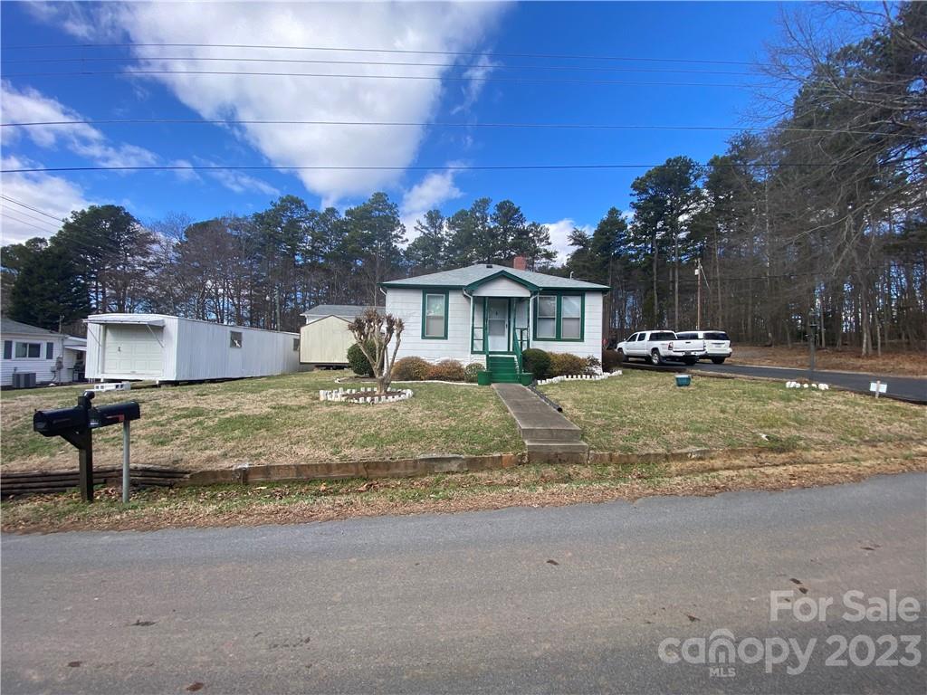 2083 6th Avenue SE Hickory NC 28602