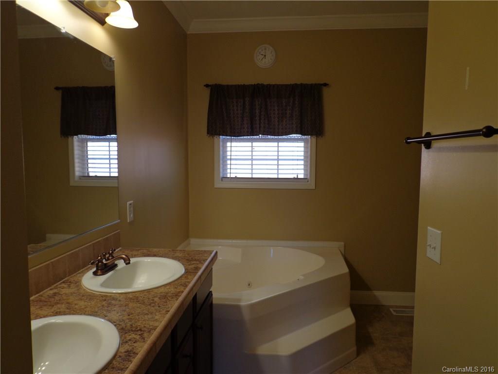 26 Retreat Place Weaverville NC 28787