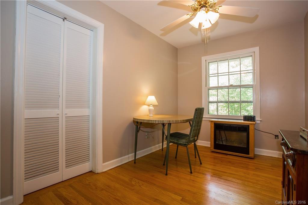 125 Old Bee Tree Road Swannanoa NC 28778