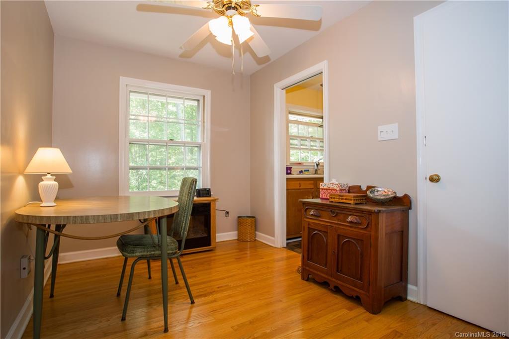 125 Old Bee Tree Road Swannanoa NC 28778