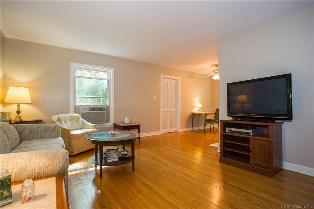 125 Old Bee Tree Road Swannanoa NC 28778