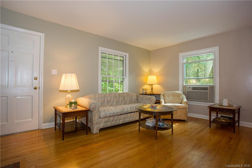 125 Old Bee Tree Road Swannanoa NC 28778