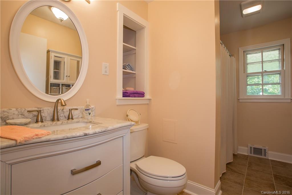 125 Old Bee Tree Road Swannanoa NC 28778