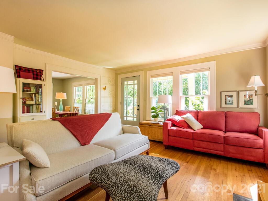 27 Fenner Avenue Asheville NC 28804