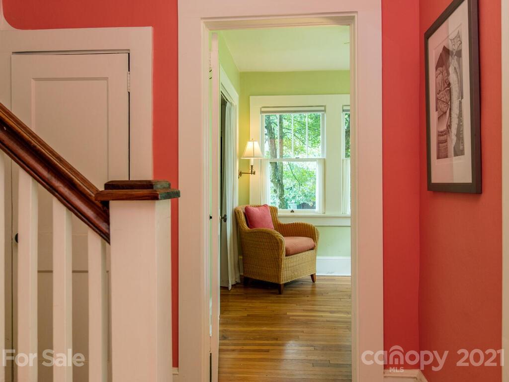 27 Fenner Avenue Asheville NC 28804