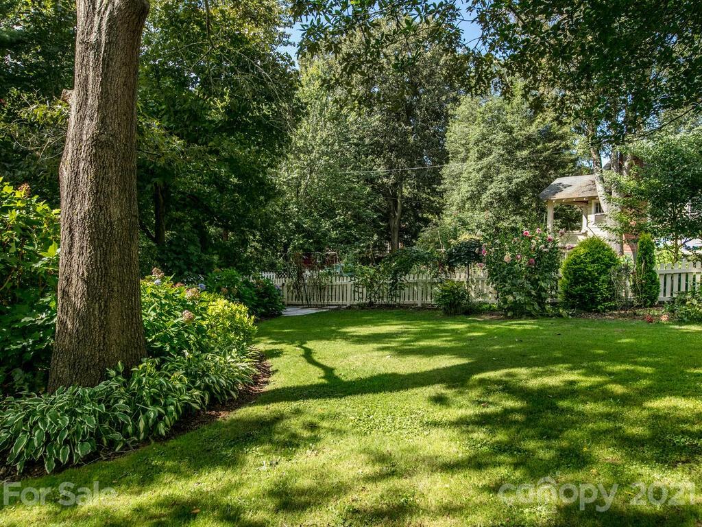 27 Fenner Avenue Asheville NC 28804
