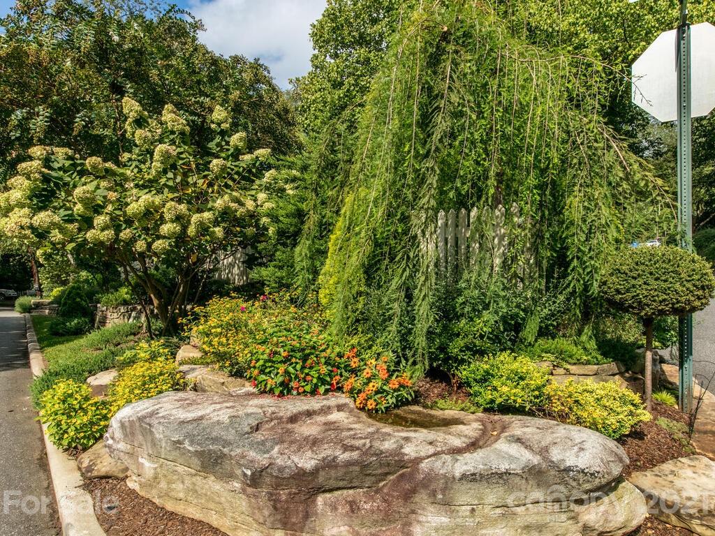 27 Fenner Avenue Asheville NC 28804