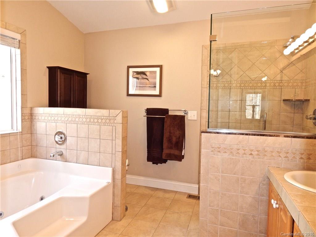 9 Eagles Nest Lane Asheville NC 28806