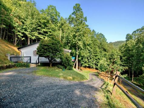 124 Laurel Hill Drive Spruce Pine NC 28777