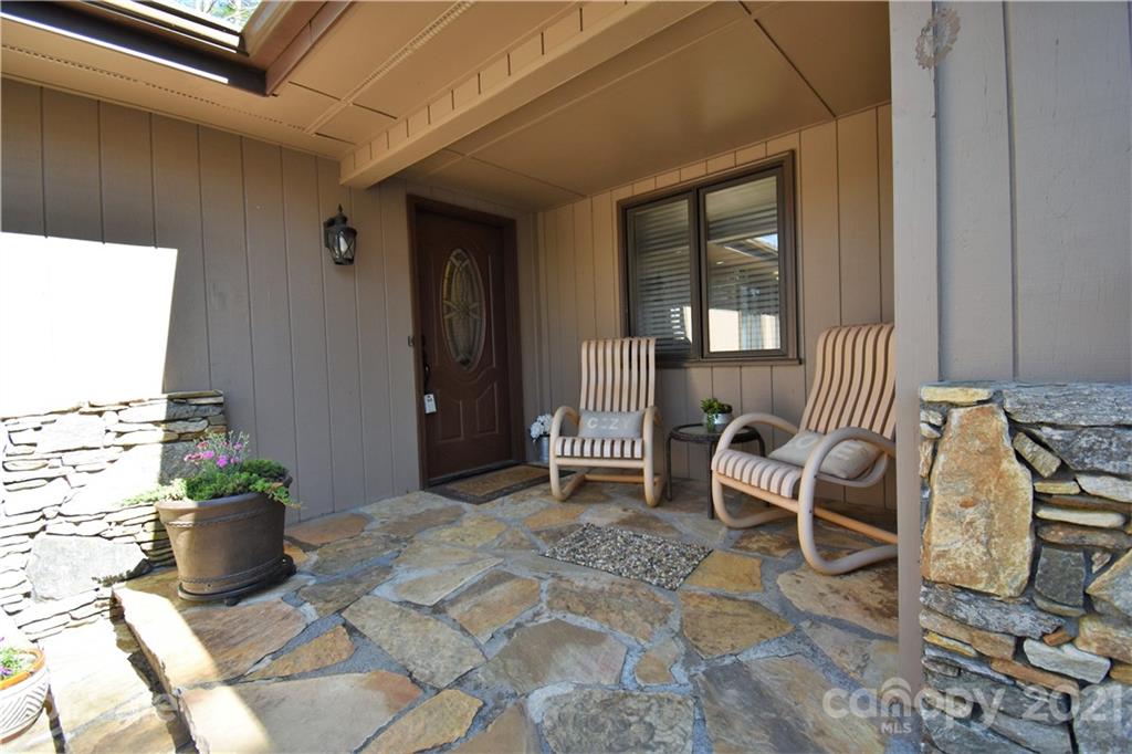 13 Ossarooga Court Brevard NC 28712