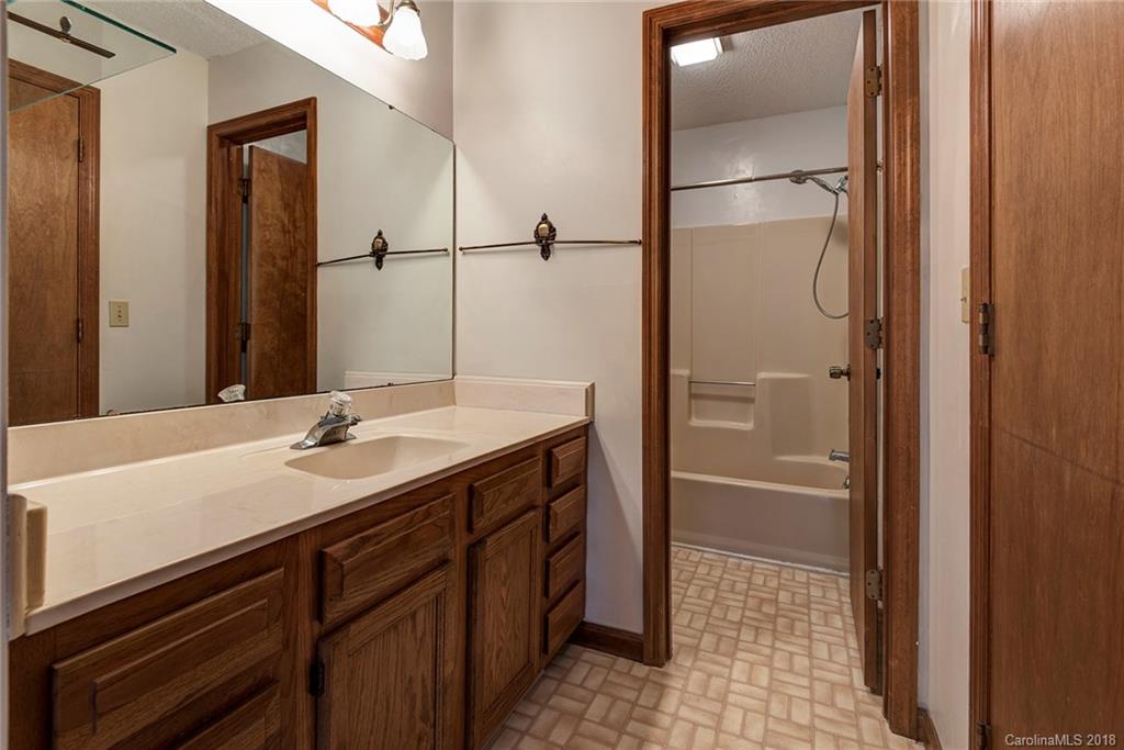 27 Coffey Circle Asheville NC 28806