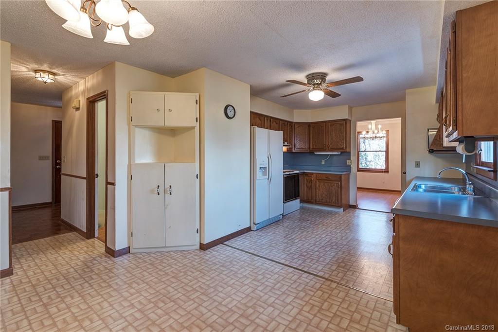 27 Coffey Circle Asheville NC 28806