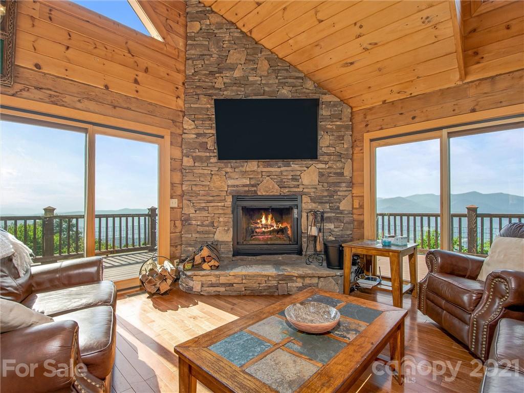 190 Mountain Lily Ridge Drive Swannanoa NC 28778