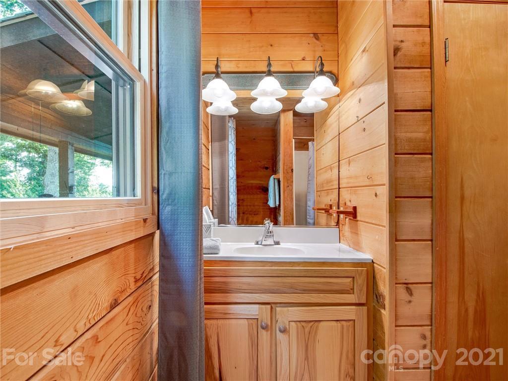 190 Mountain Lily Ridge Drive Swannanoa NC 28778