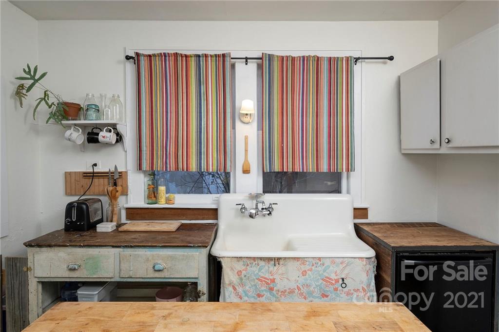 51 Highland Street Asheville NC 28801