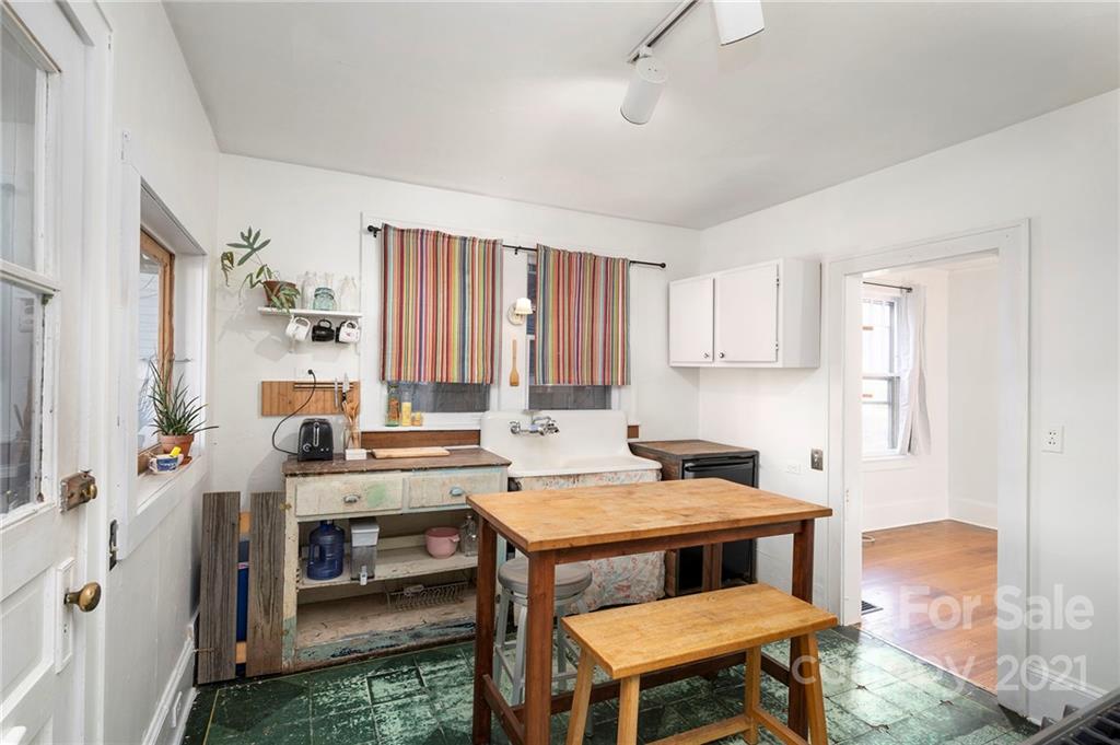 51 Highland Street Asheville NC 28801