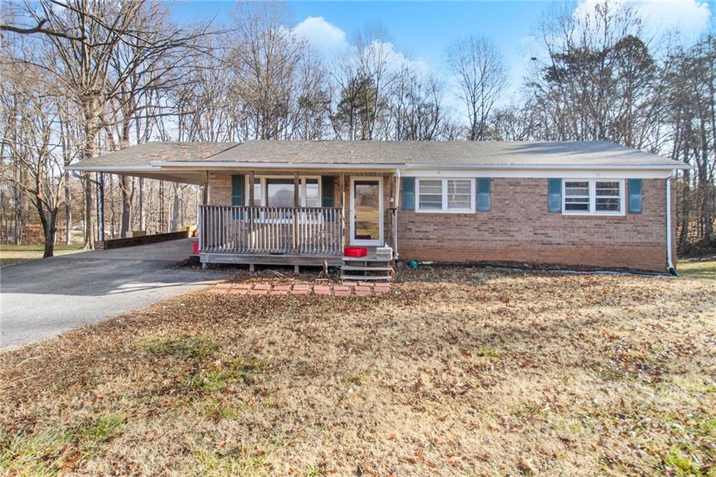 1034 Quail Hill Avenue Newton NC 28658