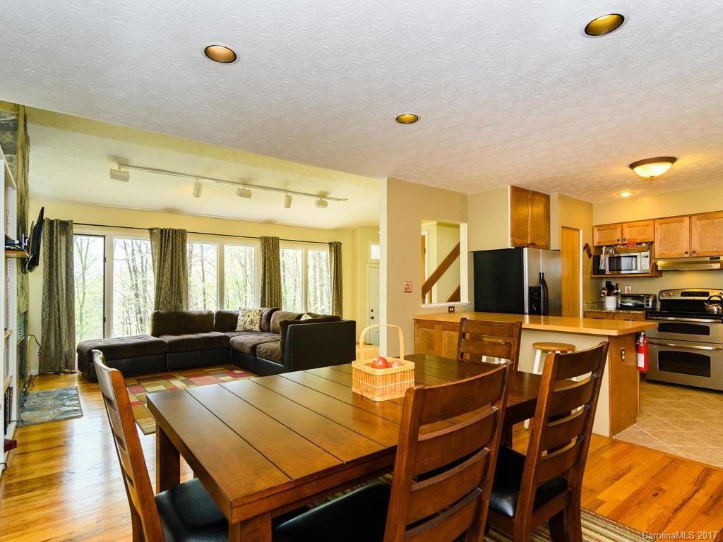 27 Mann Road Asheville NC 28805