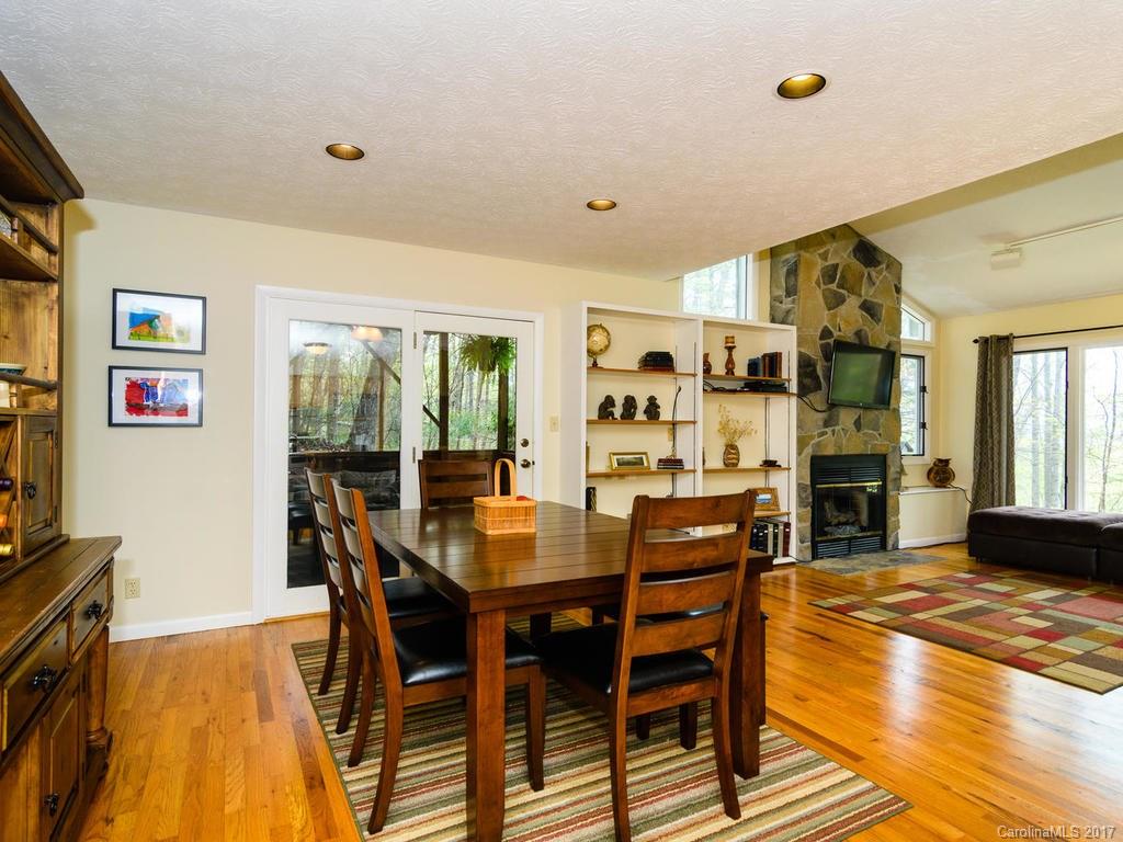 27 Mann Road Asheville NC 28805