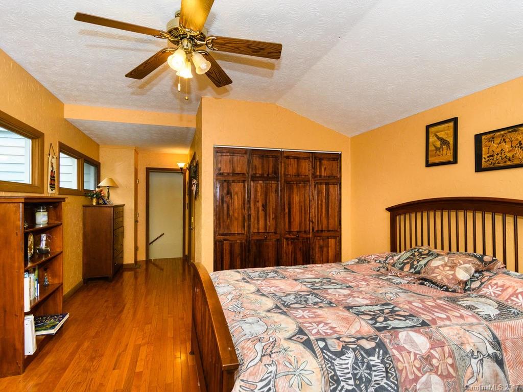 27 Mann Road Asheville NC 28805