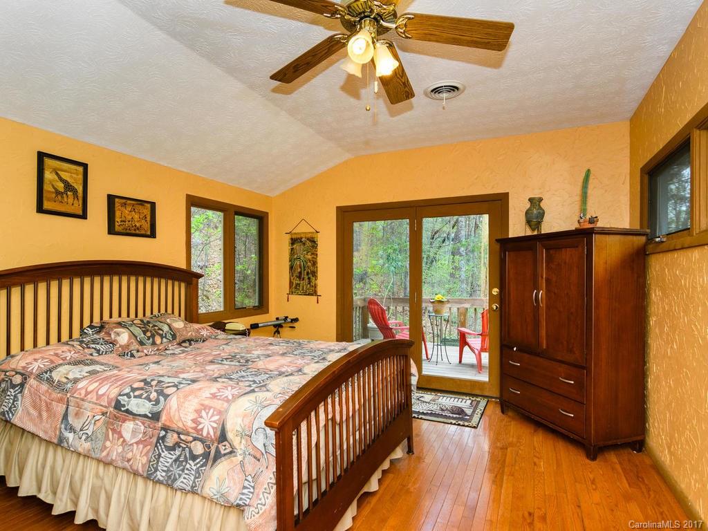 27 Mann Road Asheville NC 28805