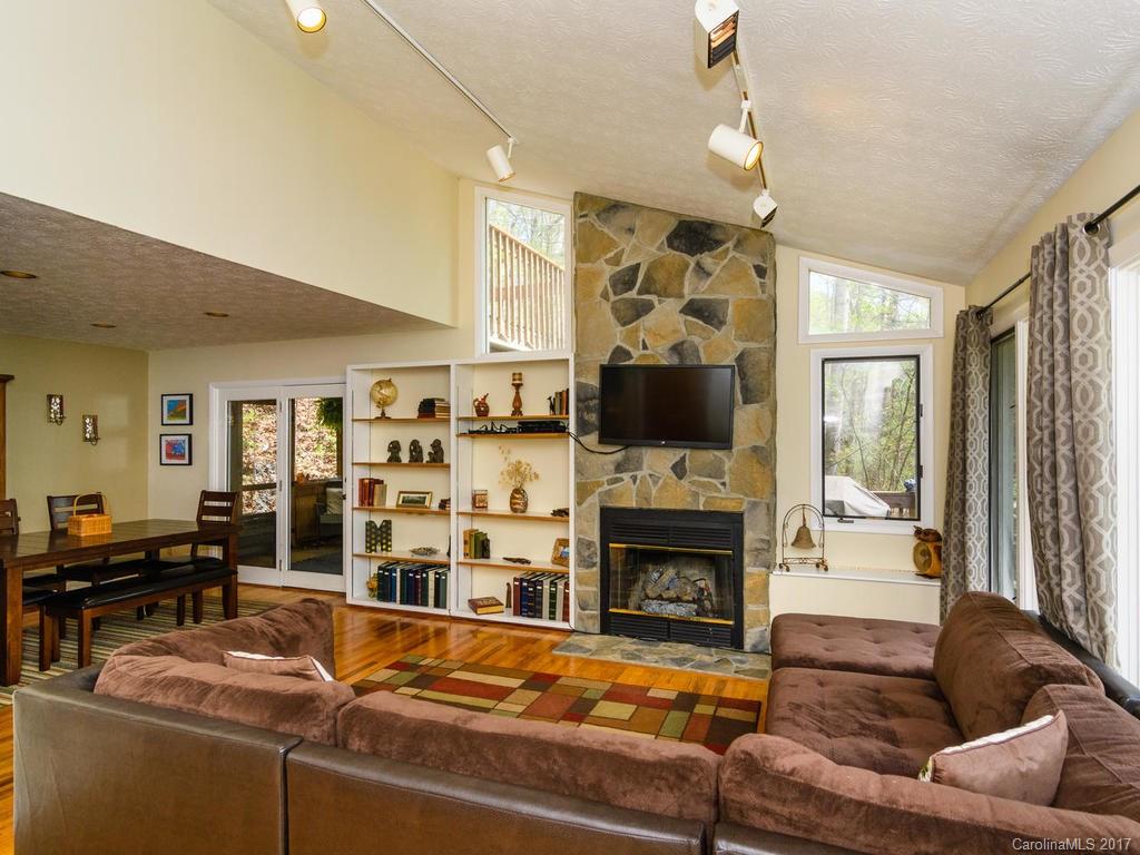 27 Mann Road Asheville NC 28805